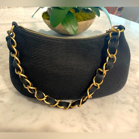 Eric Javits Straw / Linen Black Handbag with Gold Chain Strap - Picture 3 of 7